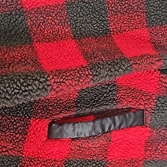 Abercrombie & Fitch Black and Red Lumberjack Outdoor Plaid Sherpa Pullon Size M - Picture 3 of 6